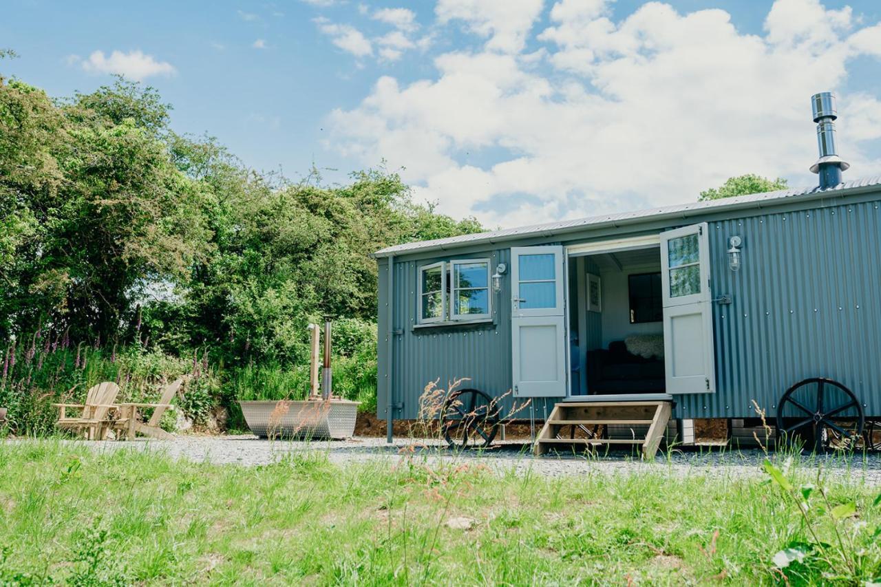 Blatchford Briar - Award Winning Private Shephards Huts With Their Own Secluded Hot Tubs Milton Abbot Exterior photo